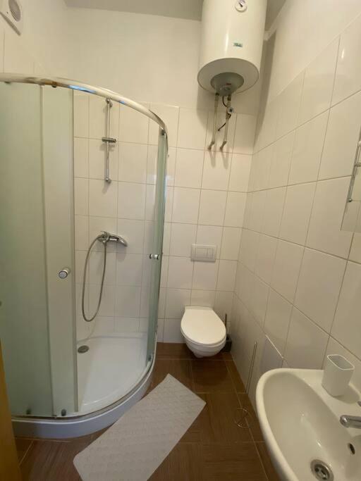 Cozy 1 Bedroom Studio In The Center Of Pilsen Ngoại thất bức ảnh